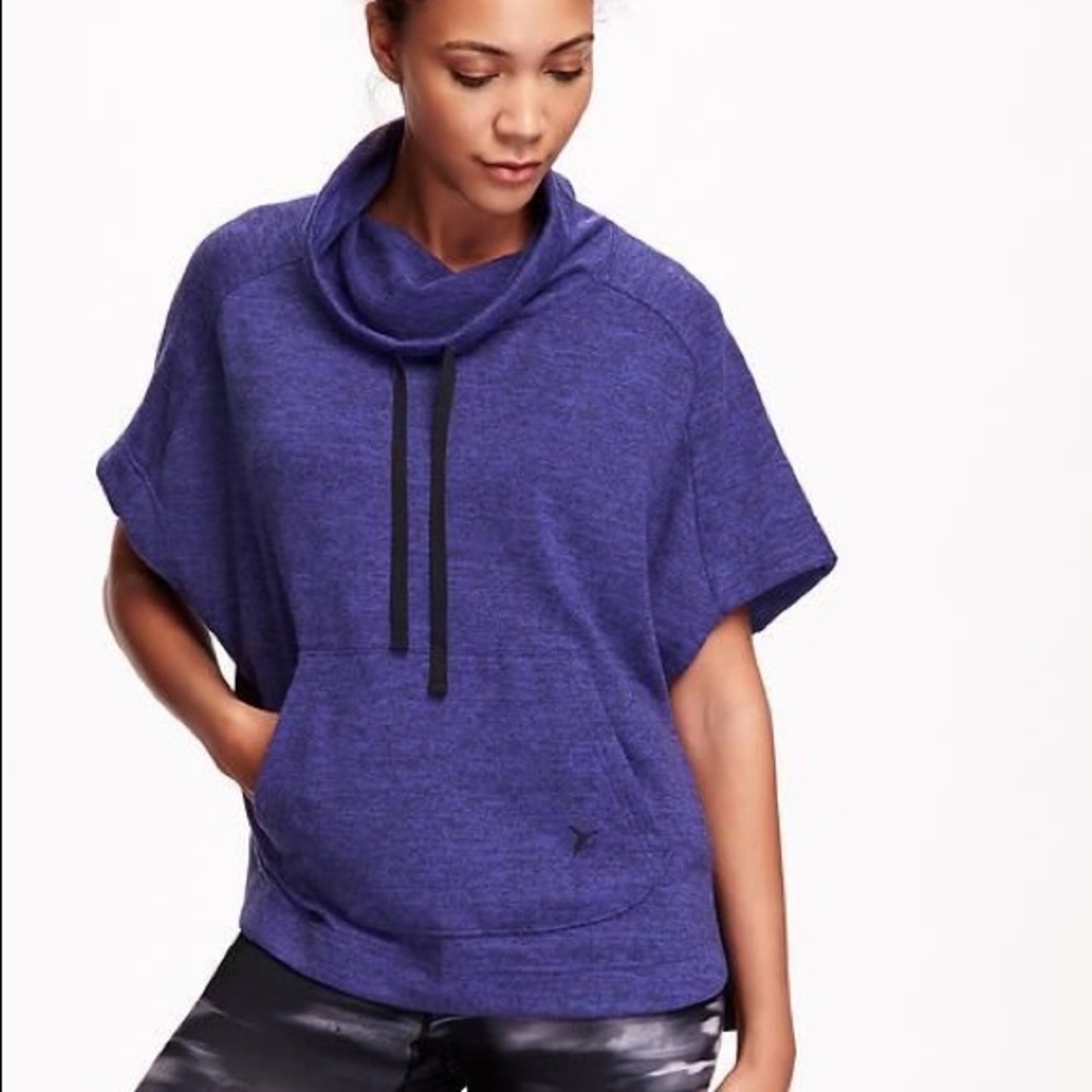Loose fit sweater knit active poncho